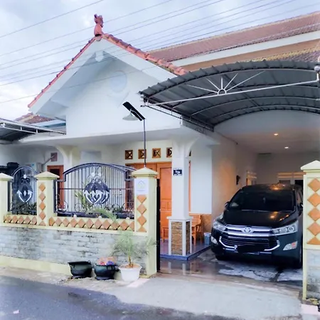 Twentynine Homestay Banyuwangi  Extérieur photo